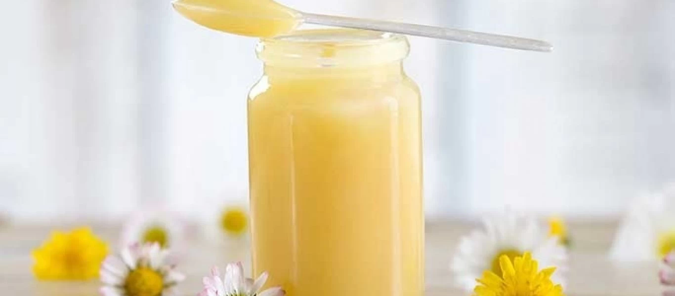 Όλα όσα πρέπει να γνωρίζετε για τον βασιλικό πολτό: Οφέλη - παρενέργειες και δοσολογία
